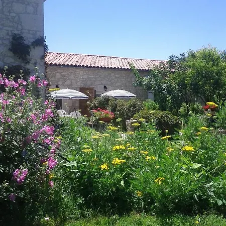 Chambres D'hotes Domaine De La Rose Des Vents * Castelnau-sur-lʼAuvignon